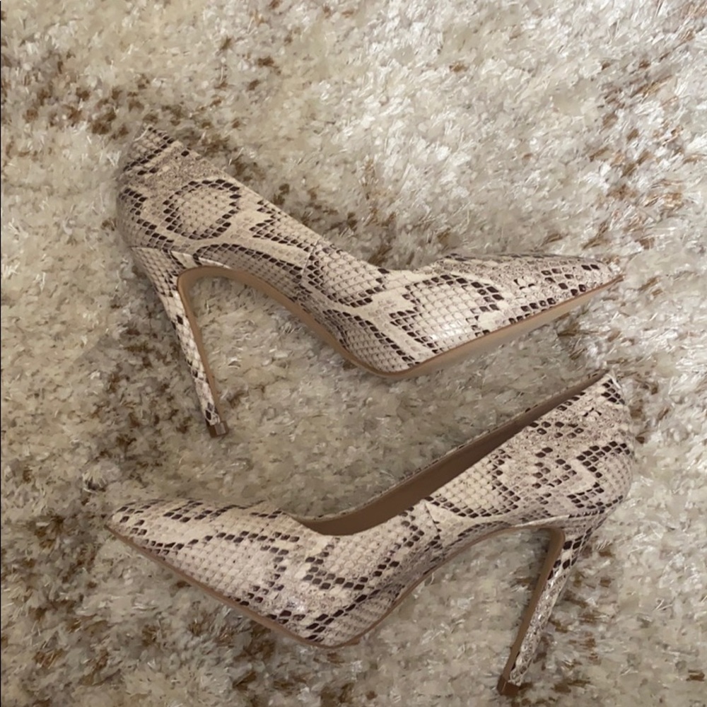 New Bcbgeneration Snake Print Heel - image 6